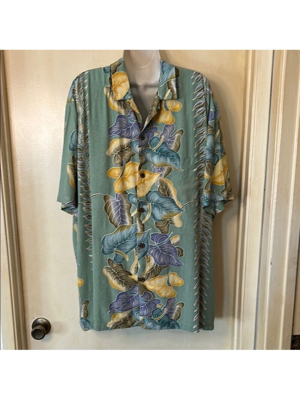 Hawaiian Reserve Men’s Floral Shirt - Green, Yellow, Blue, Purple size XL